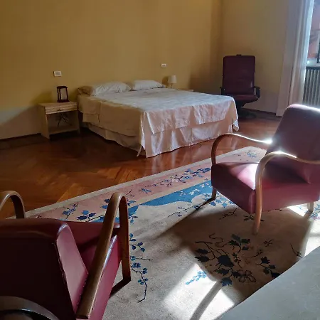 Ghia Bed & Breakfast *