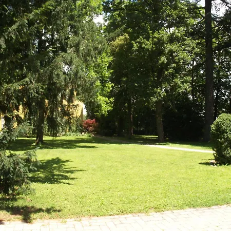 Ghia Bed & Breakfast 4*